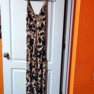 Ambrielle size LG black,gold and white